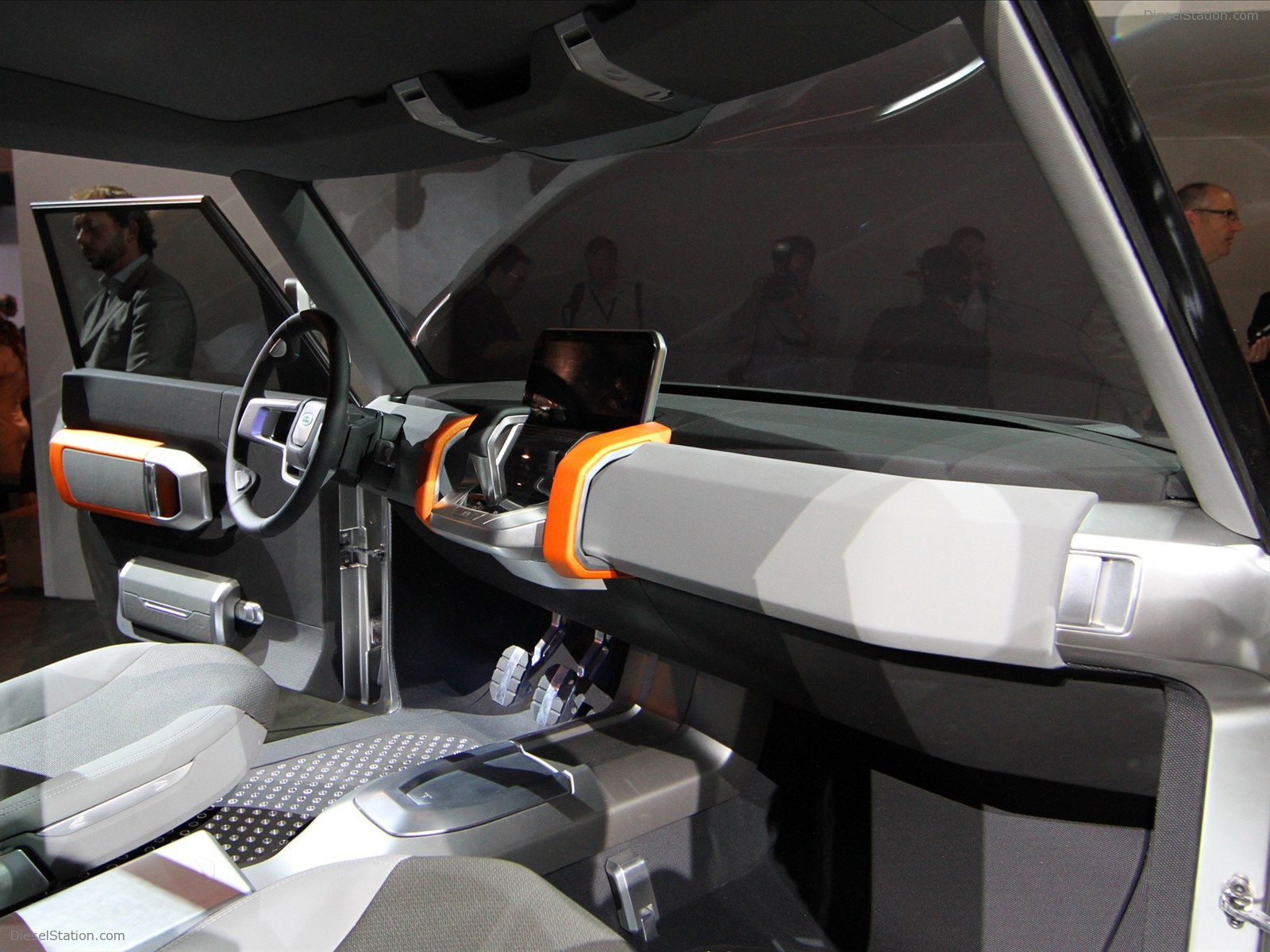 Land Rover DC100 Concept 2011